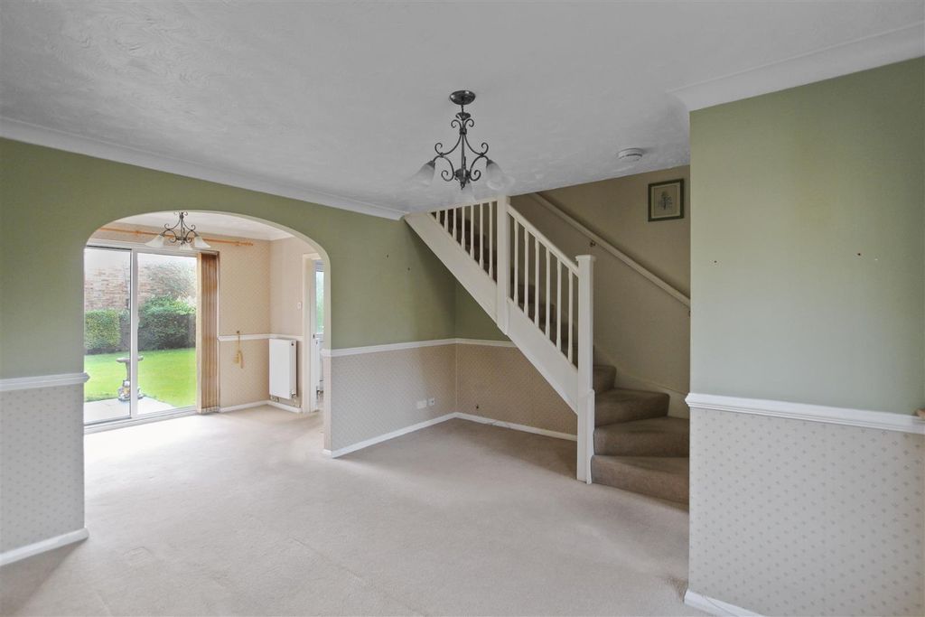 Property photo 3 of 17 Lounge.Jpg