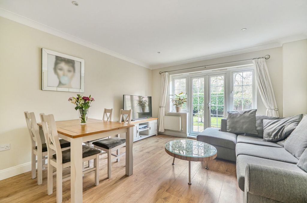 Property photo 2 of 15 1400107-13-696Fa3...