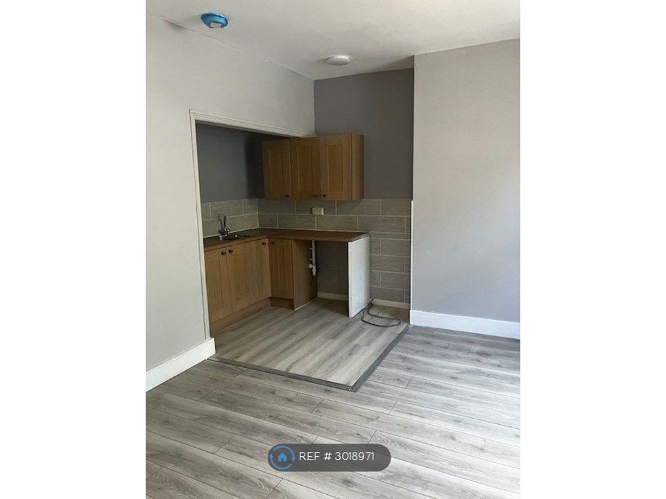 Property photo 1 of 11 Kitchen/Living