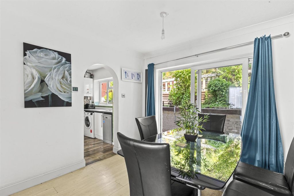 Property photo 3 of 13