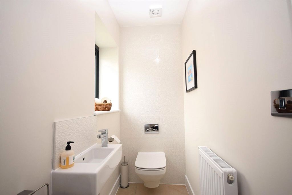 Property photo 3 of 8 \\172.24.32.4\Enterp