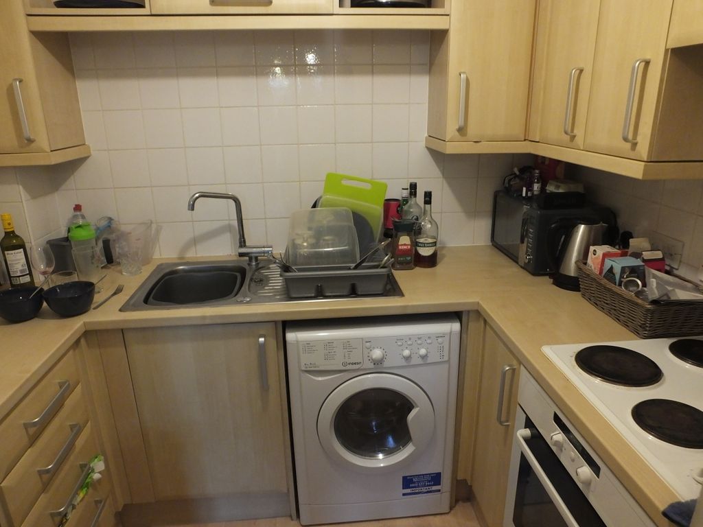 Property photo 3 of 8 Kitchen