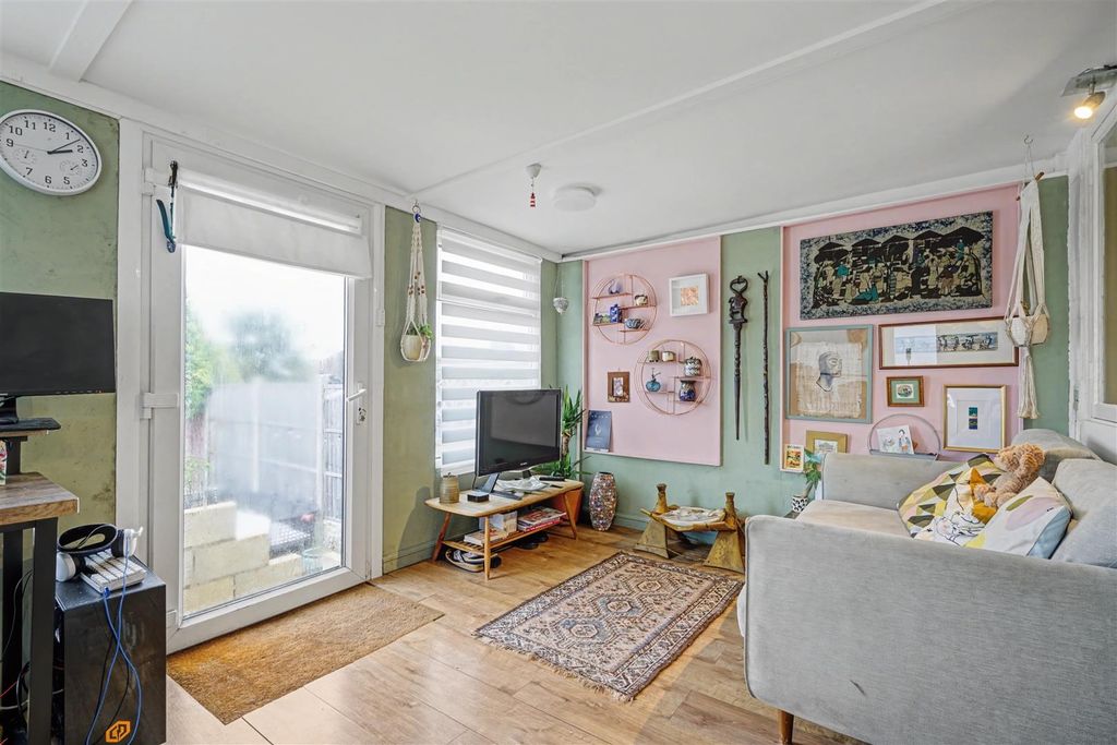 Property photo 3 of 31 Living Room 1_1.Jpeg