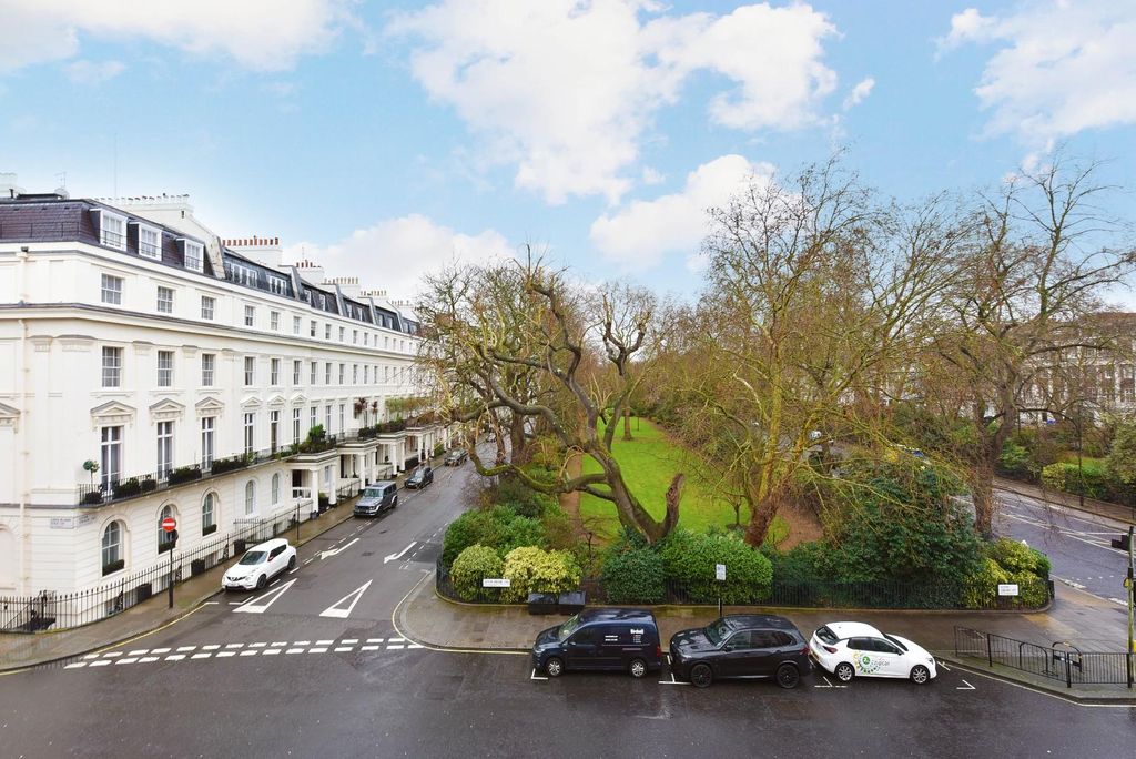 Property photo 1 of 17 G, 1-4, Eaton Square (35).Jpg