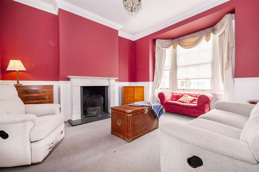 Property photo 2 of 22 9-Cholmley-Villas-0001 (9).Jpg