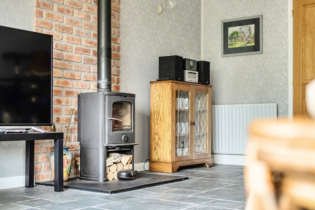 Property photo 3 of 24 1510188 (7)