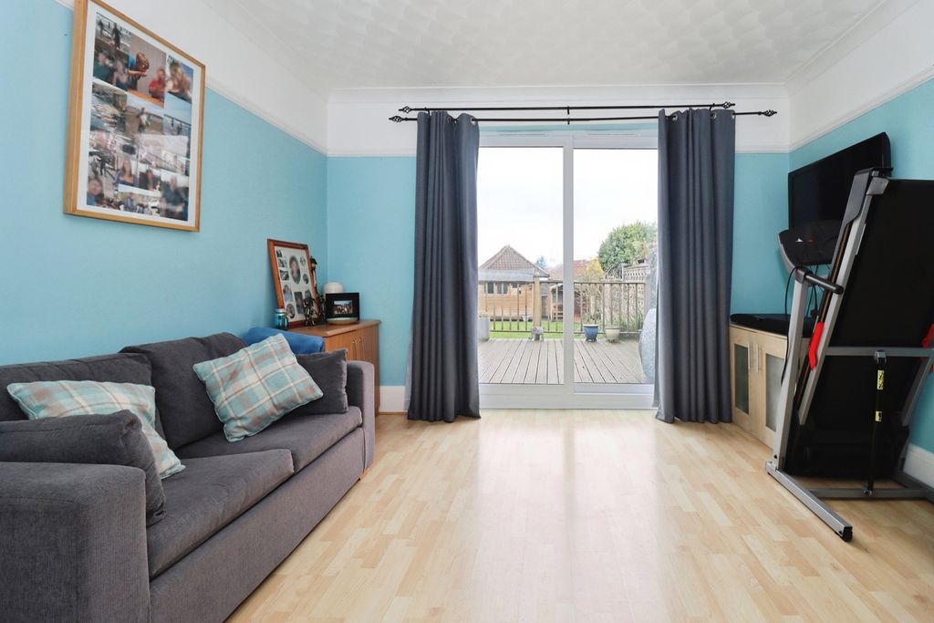 Property photo 3 of 16 Pbox-Img.Jpg