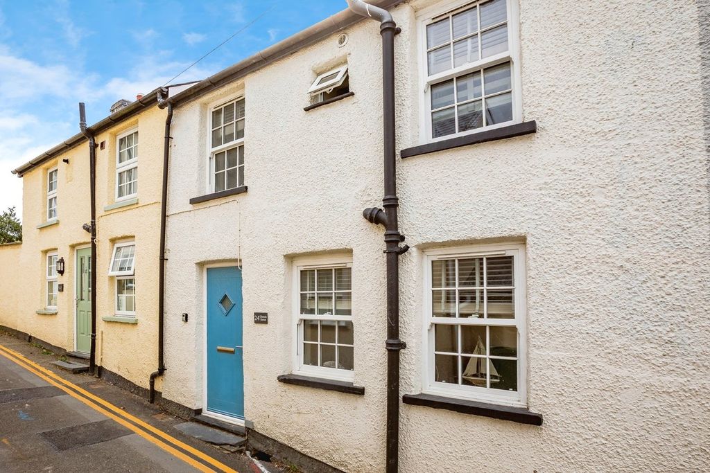 Property photo 1 of 11