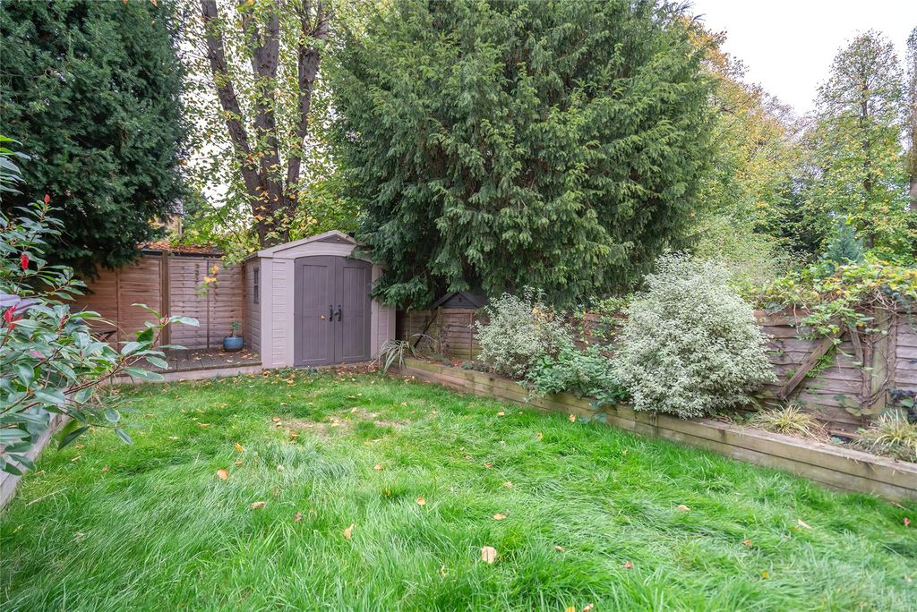 Property photo 3 of 32 Garden B