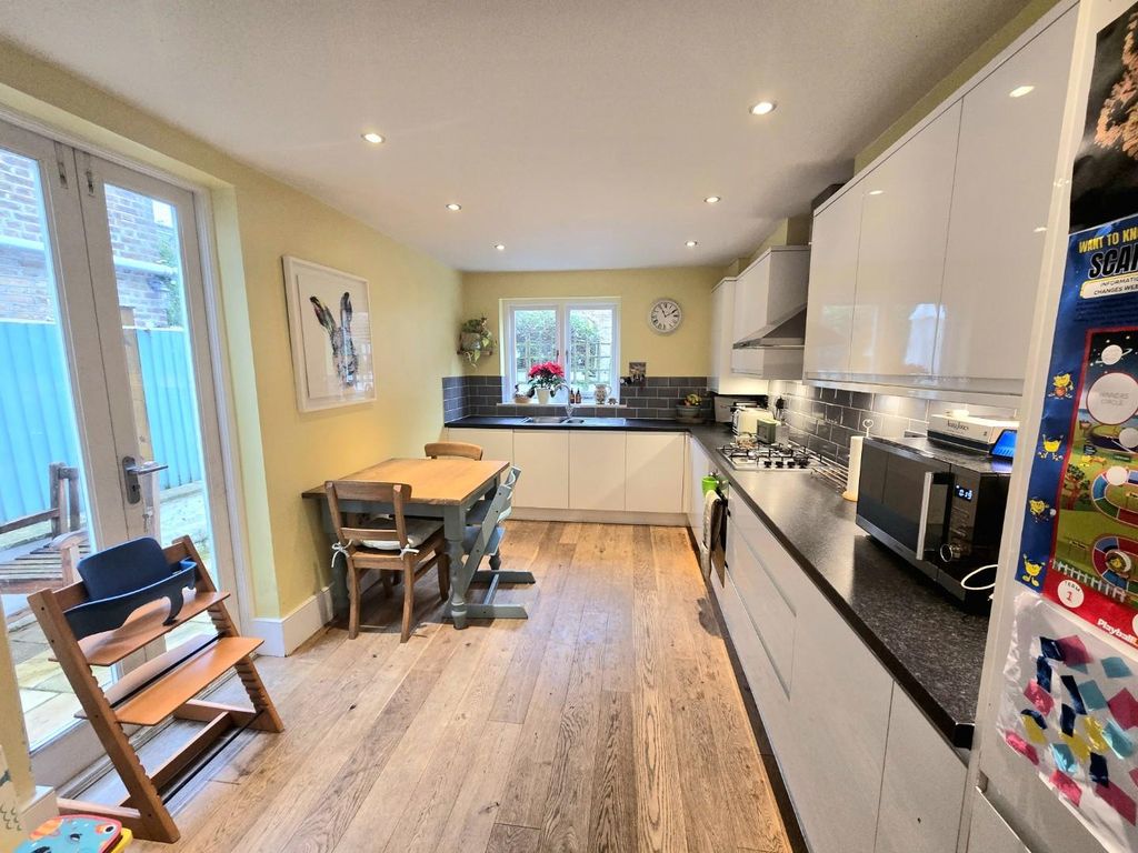 Property photo 3 of 14