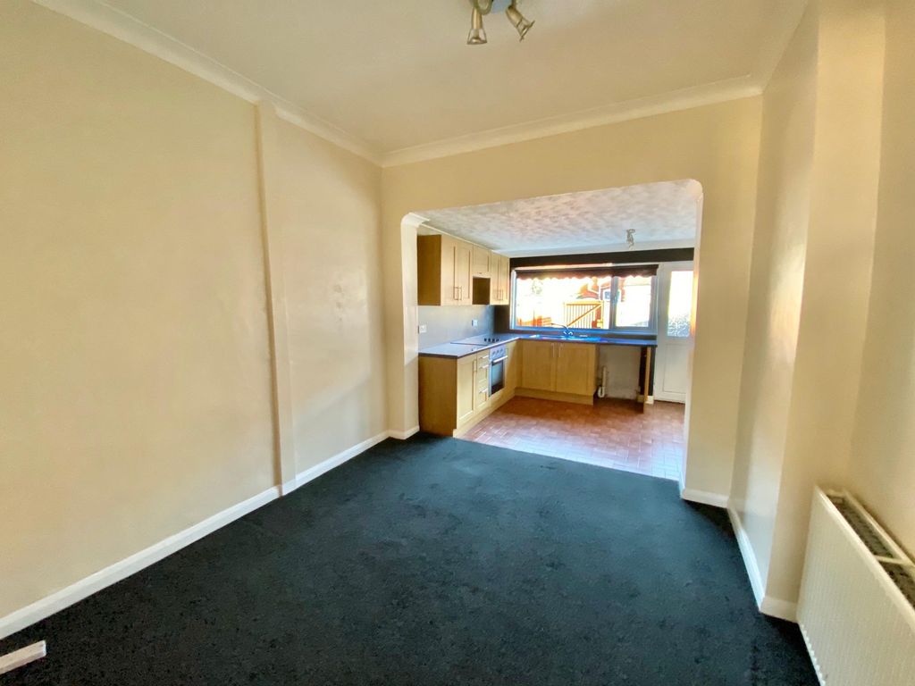 Property photo 3 of 7 Dining Room