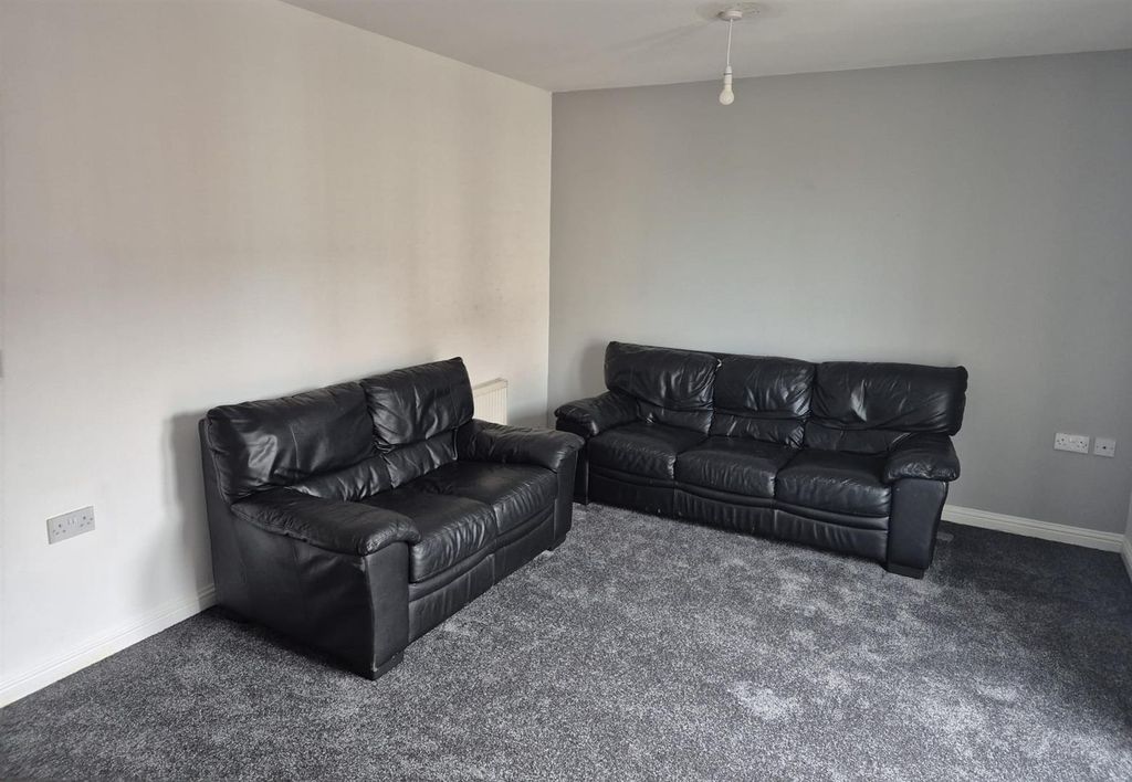 Property photo 3 of 5 5 Seawinnings Lounge .Jpg