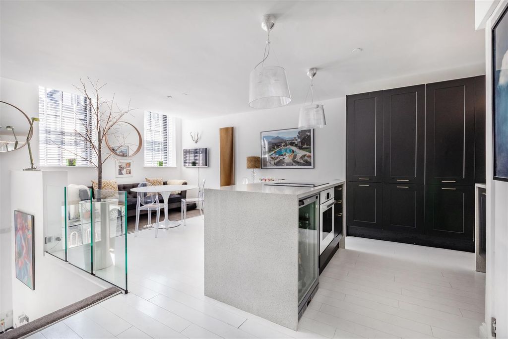 Property photo 2 of 16 Open Plan Kitchen/Dining Room
