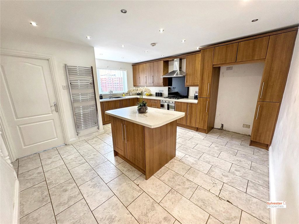 Property photo 3 of 24 Picture No. 06