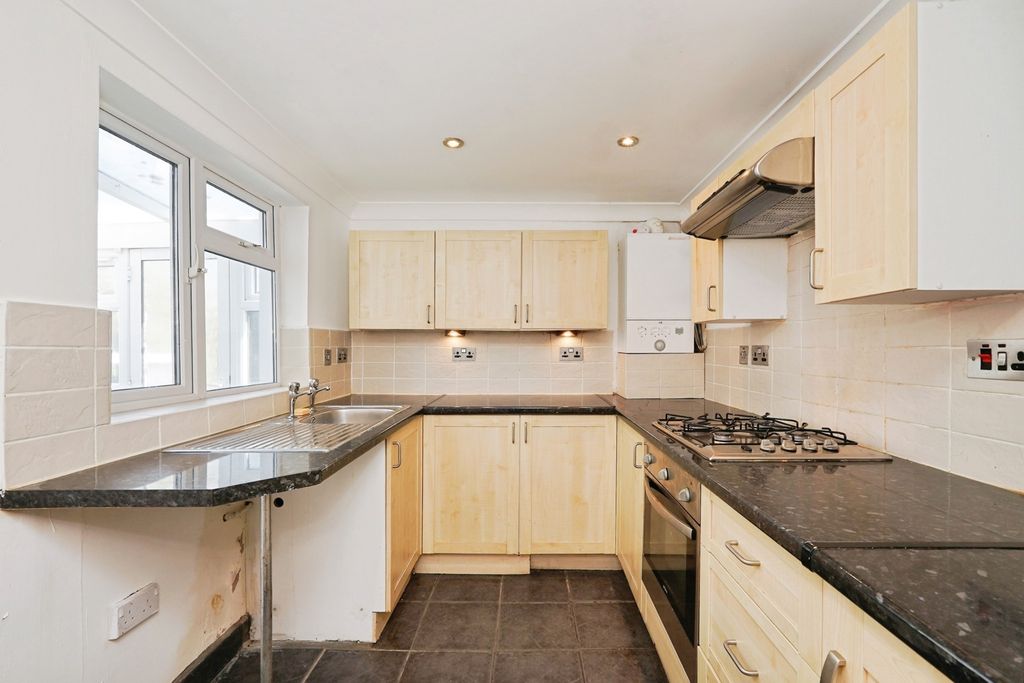 Property photo 3 of 23 Pbox-Img.Jpg
