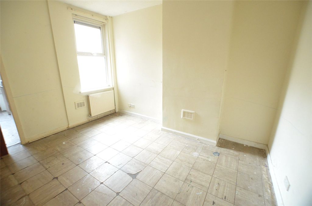 Property photo 3 of 8 Picture No. 09