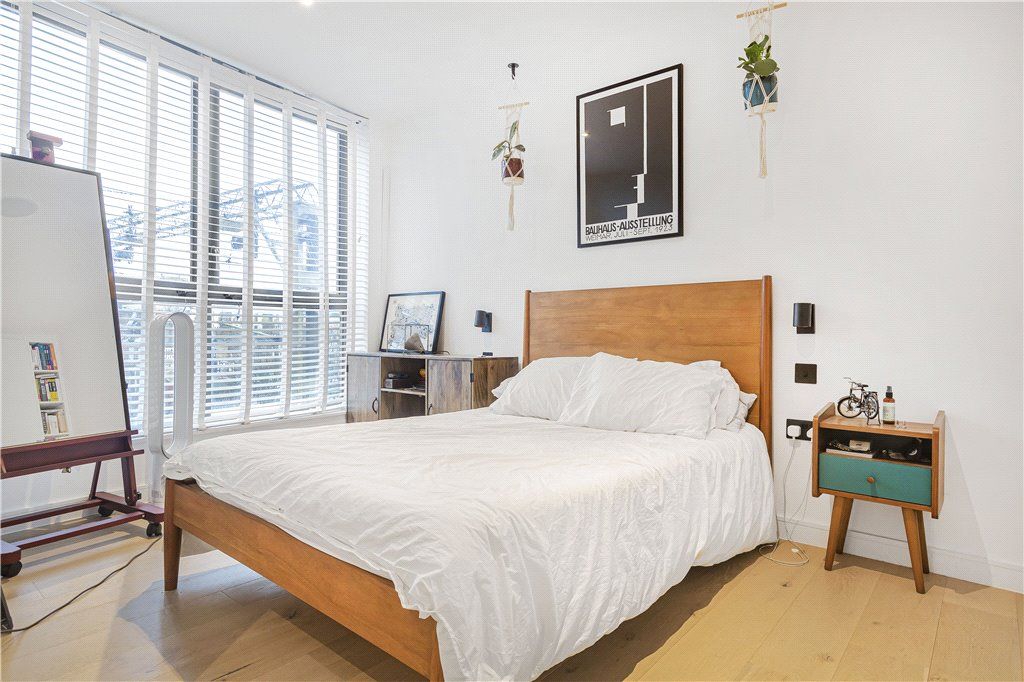 Property photo 3 of 16 Bedroom