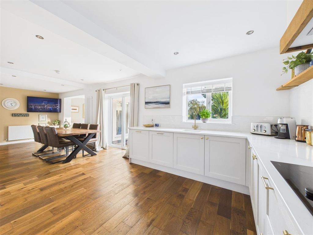 Property photo 3 of 32 Dining Kitchen 5.Jpg