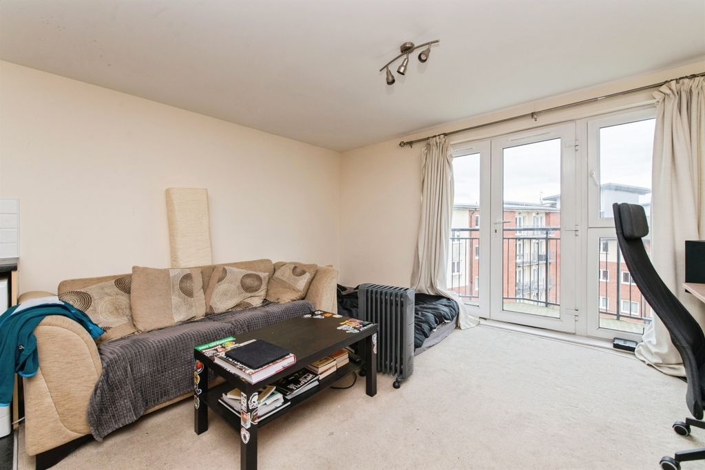 Property photo 3 of 12