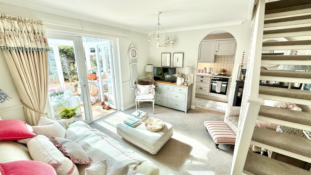 Property photo 2 of 16