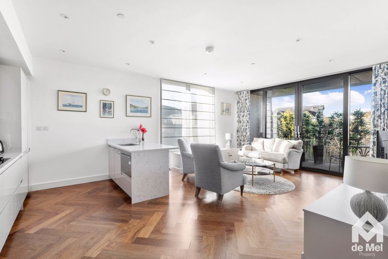 Property photo 3 of 11 Photo 8