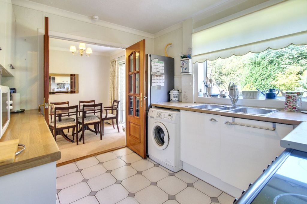 Property photo 3 of 15 Kitchen