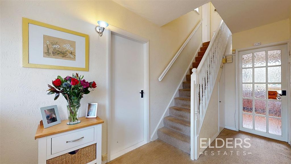 Property photo 2 of 21 Entrance Hall