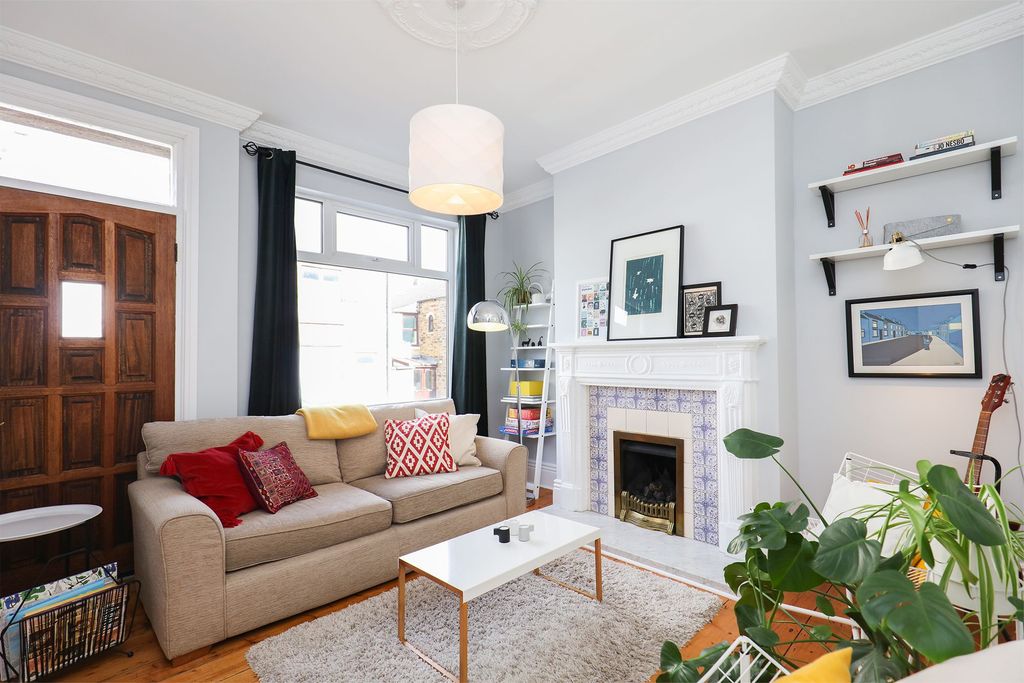 Property photo 3 of 11