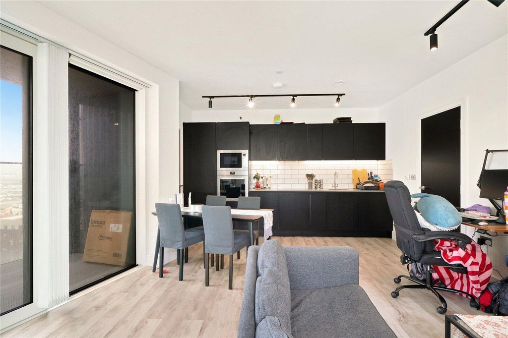 Property photo 2 of 12 Kitchen