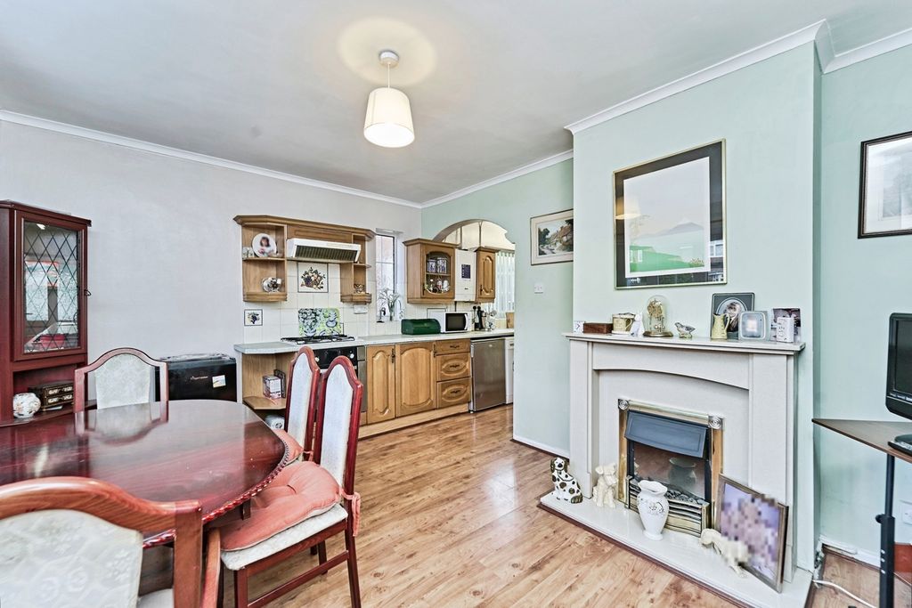 Property photo 3 of 20 Pbox-Img.Jpg