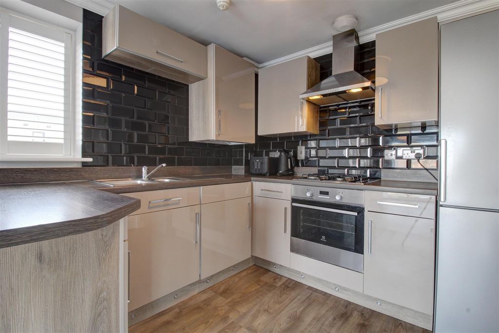 Property photo 3 of 9 Img_4654_5_6Natural Custom Settings.Jpg