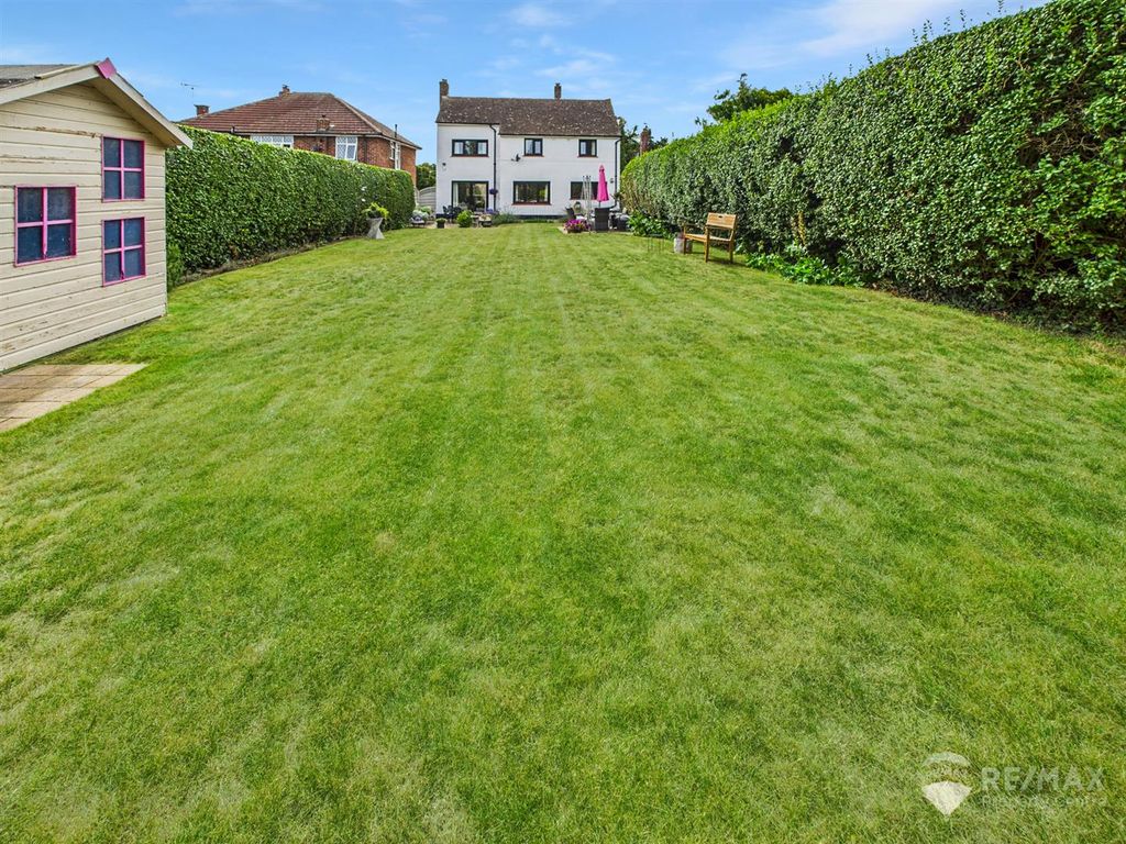 Property photo 3 of 28 Rear Garden