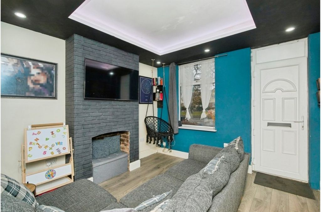 Property photo 2 of 18