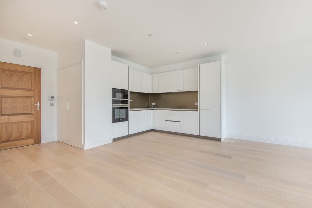 Property photo 3 of 11 12-Haymarket-Hous...