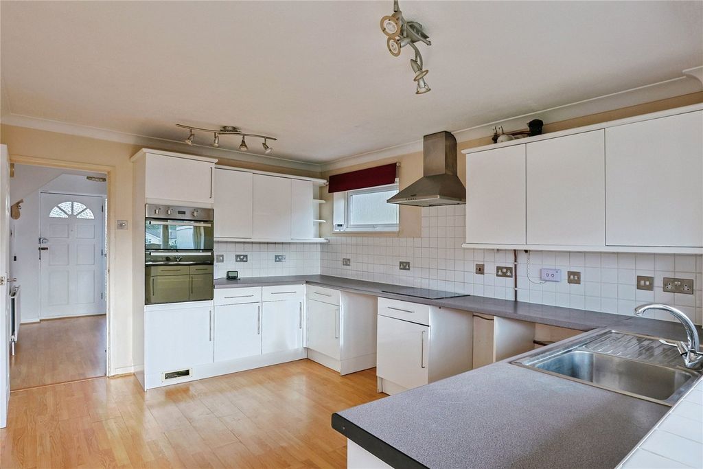 Property photo 3 of 18 Picture No. 10