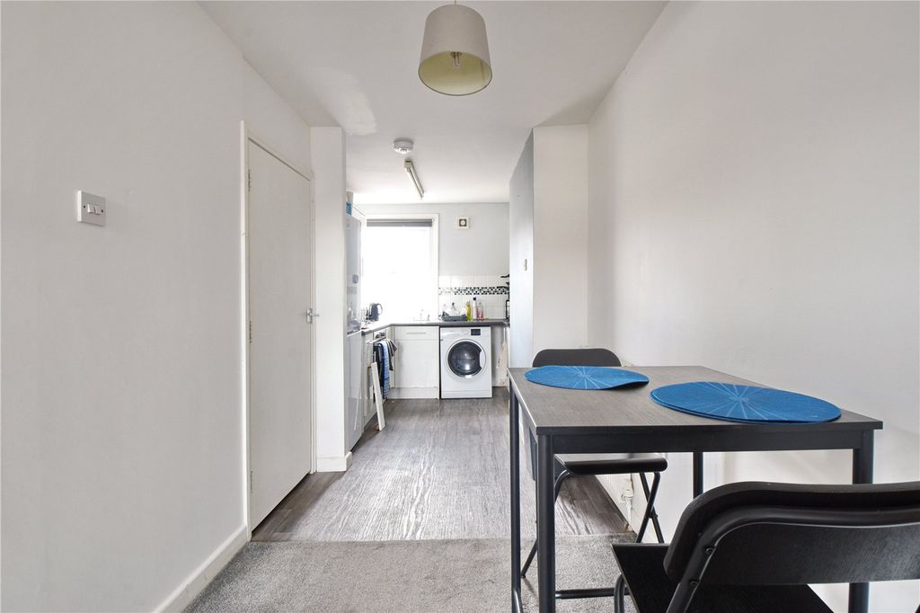 Property photo 3 of 9 Picture No. 17