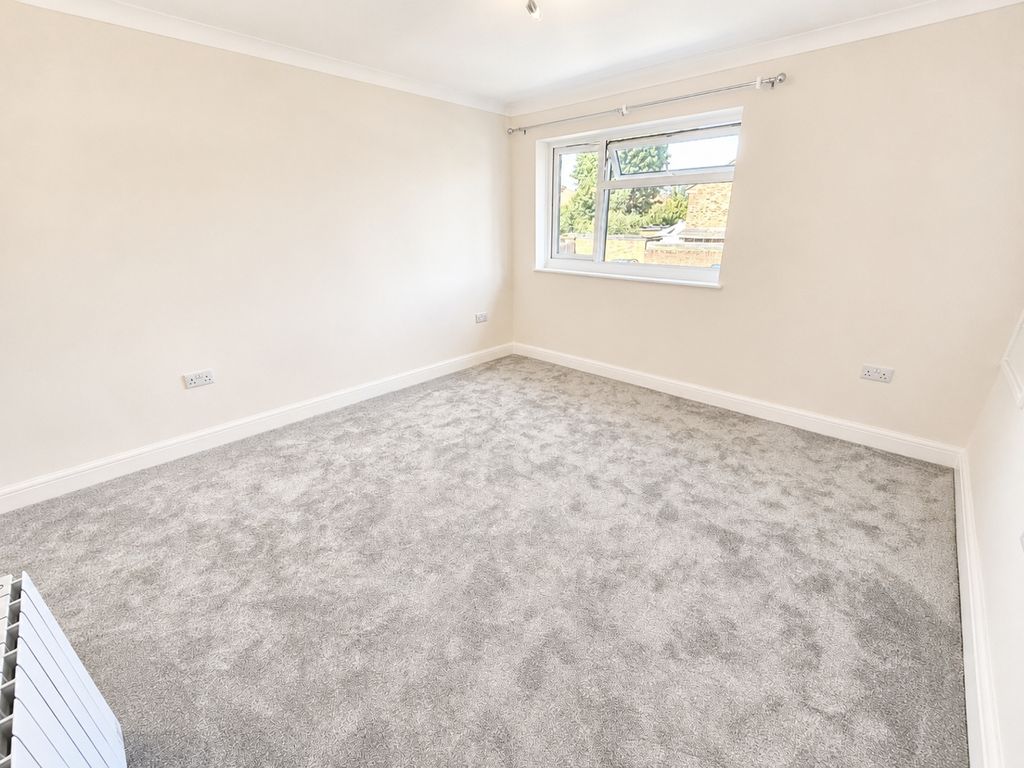 Property photo 3 of 10 Photo 11