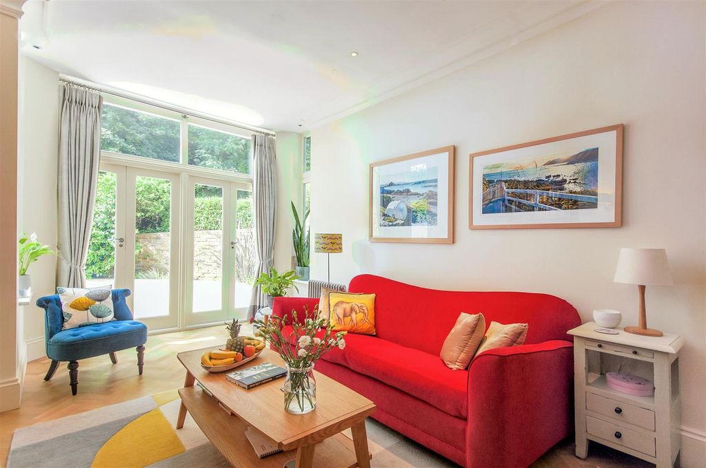 Property photo 3 of 13