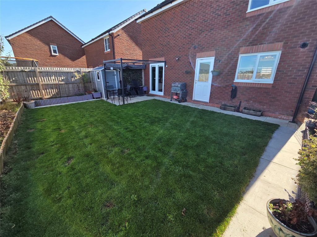 Property photo 3 of 24 Garden