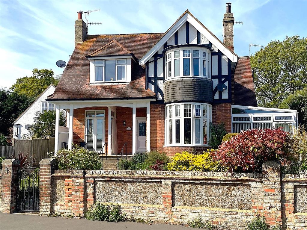 Property photo 1 of 9 3 Trevenna - Front3.Jpg