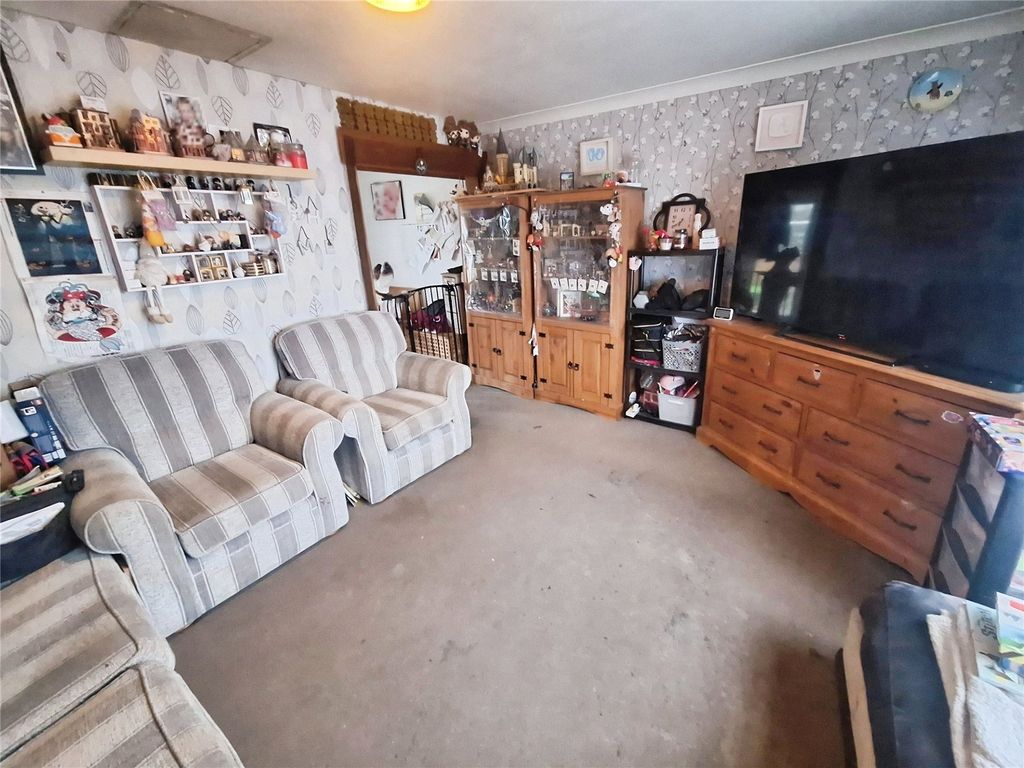 Property photo 2 of 9 Lounge