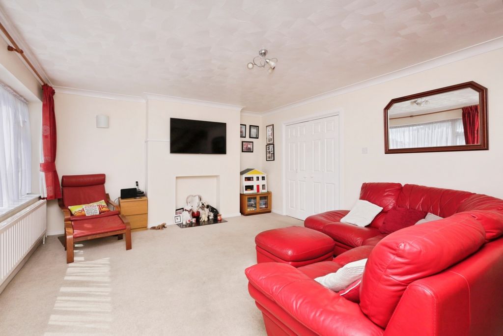 Property photo 2 of 17 Photo