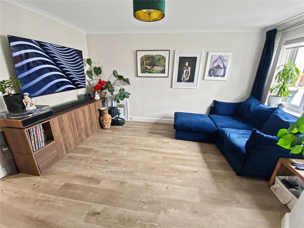 Property photo 3 of 9 Sitting Room