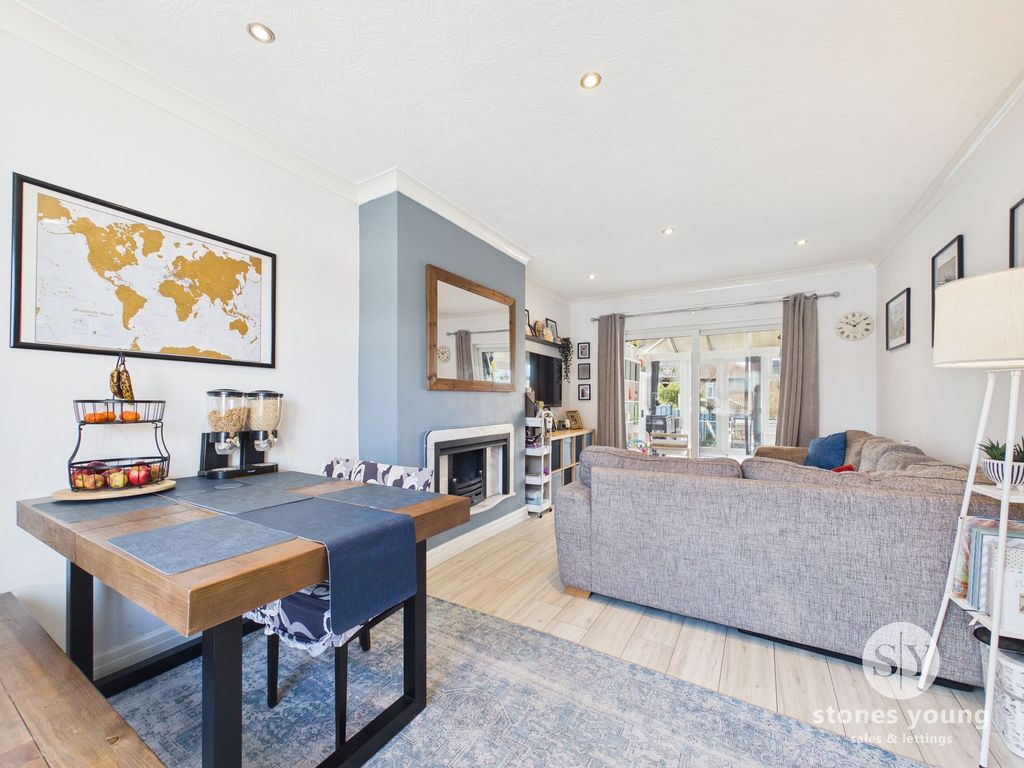 Property photo 2 of 25