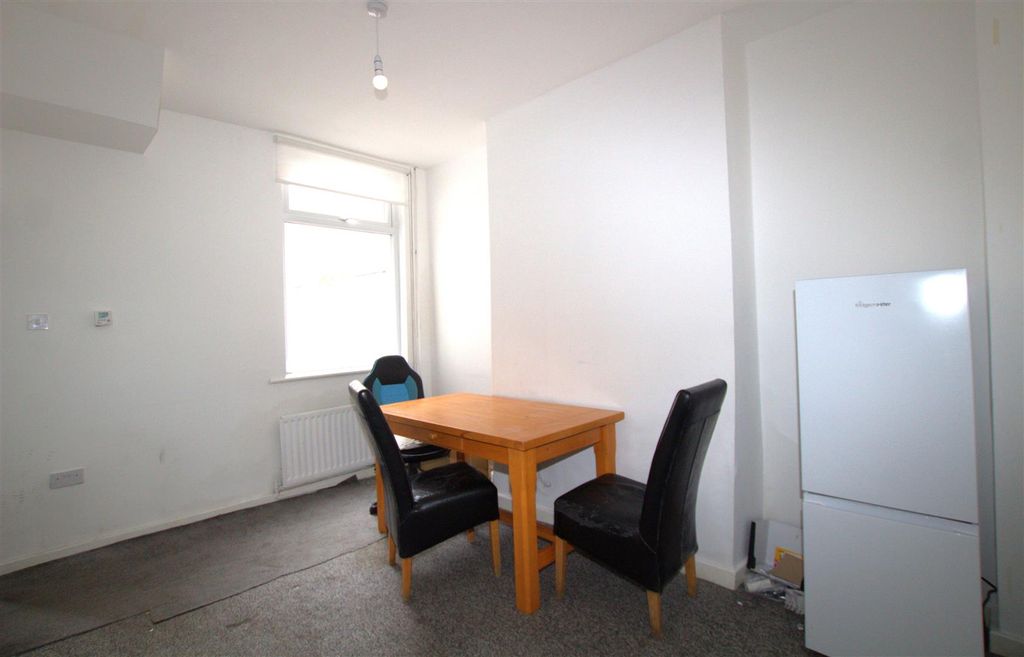 Property photo 2 of 7 Dining Room