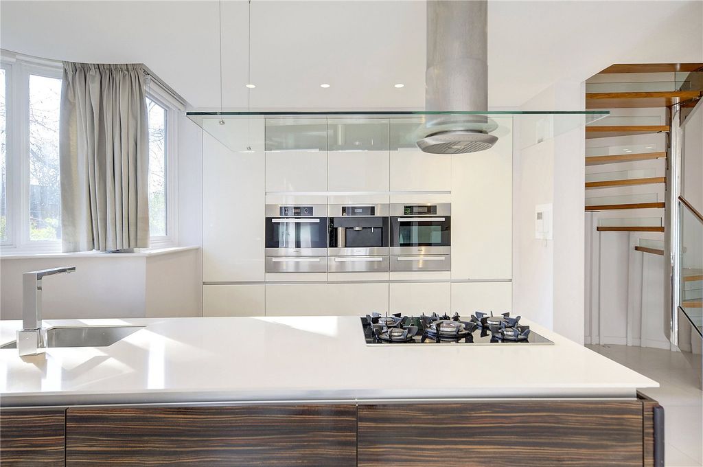 Property photo 3 of 18 Picture No. 10