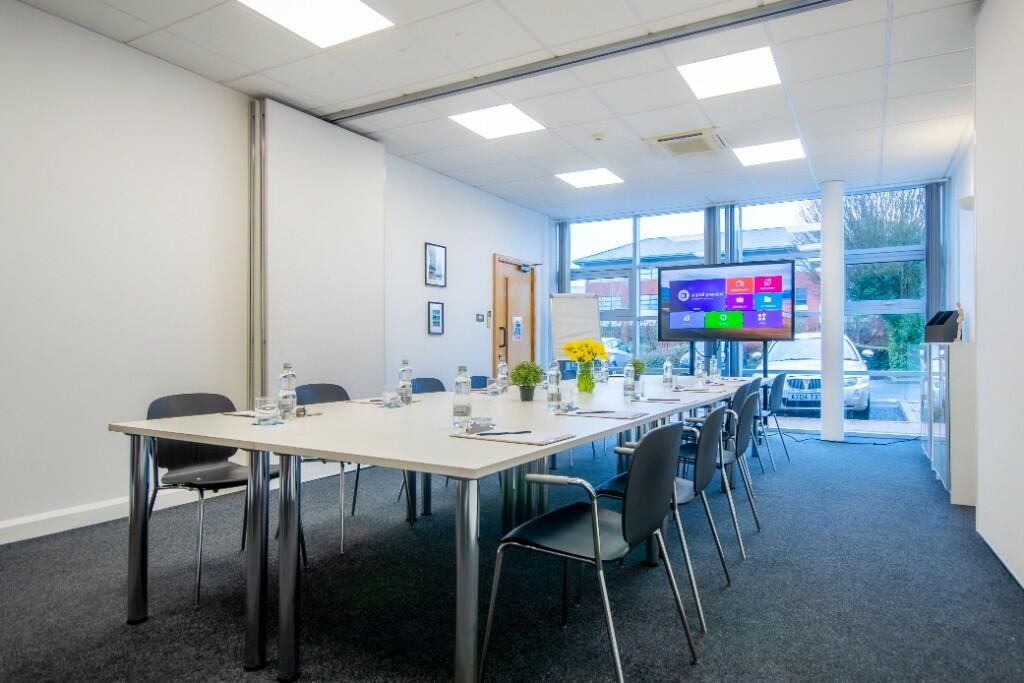 Property photo 3 of 17 Meeting Room