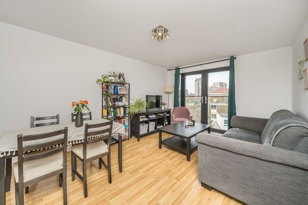 Property photo 2 of 5