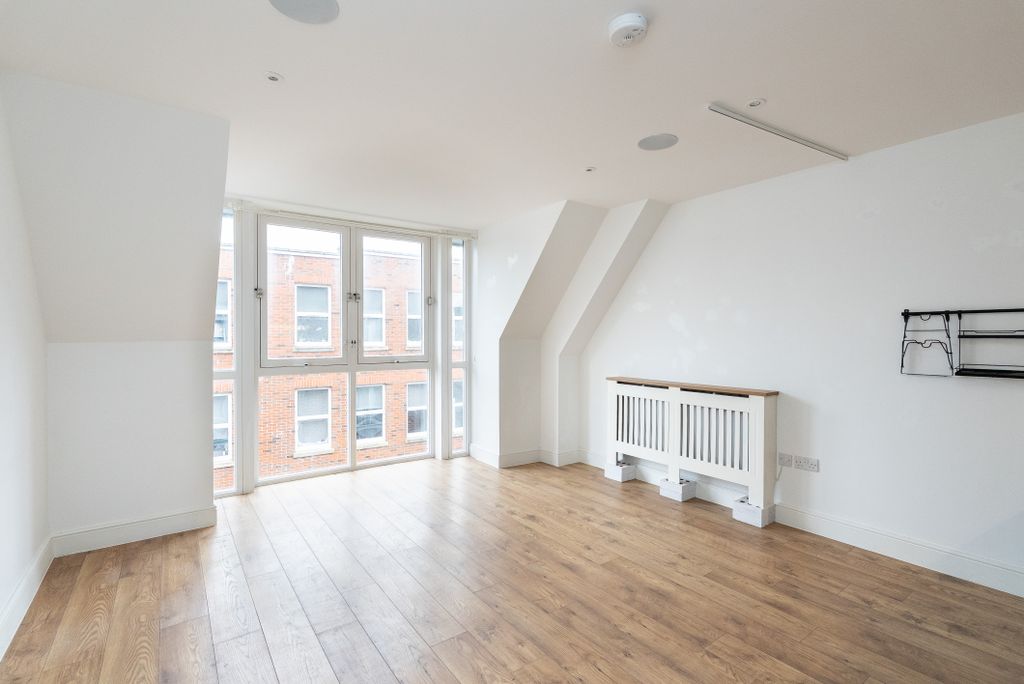 Property photo 3 of 10 Dsc09607