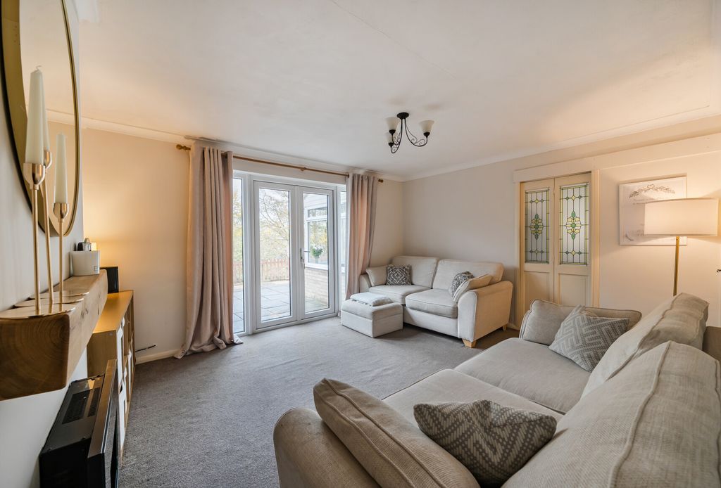 Property photo 2 of 23 1376853-22-690Dd1...